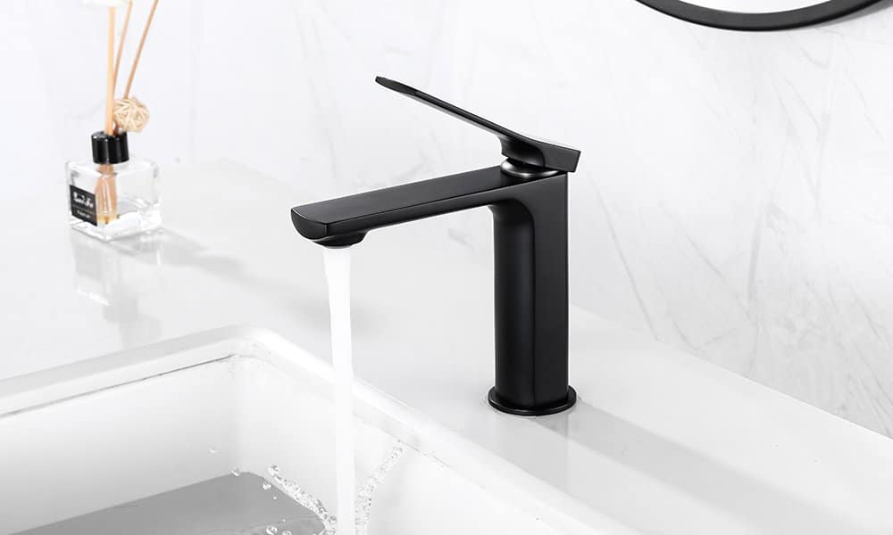 Cacey bathroom collection