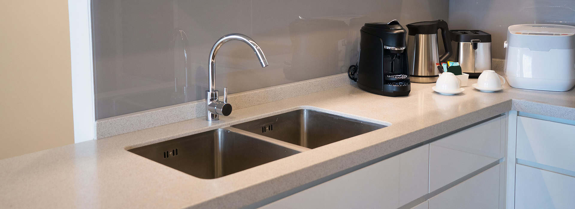 Undermount kitchen Sinks – dual-basin Undermount kitchen Sinks - dual-basin