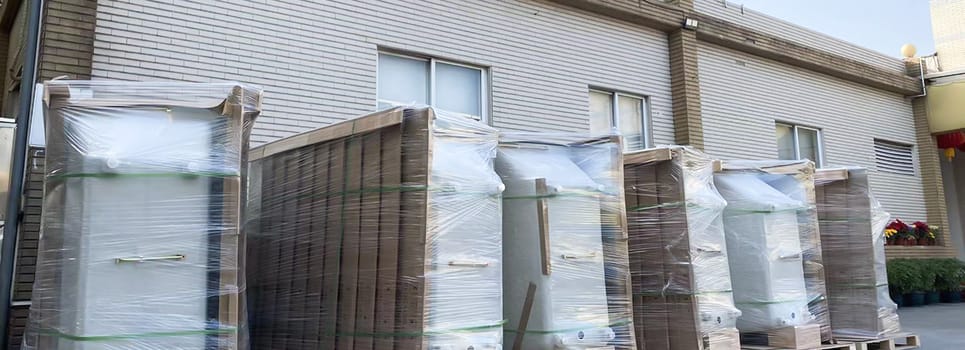 bathtub packing in the factory