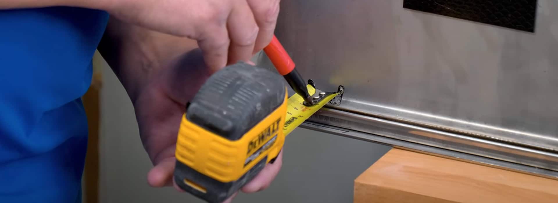 measure size of installing kitchen sink