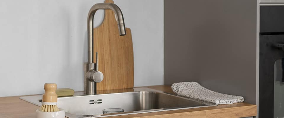 Top-mount kitchen sink in Stainless steel material Top-mount kitchen sink in Stainless steel material