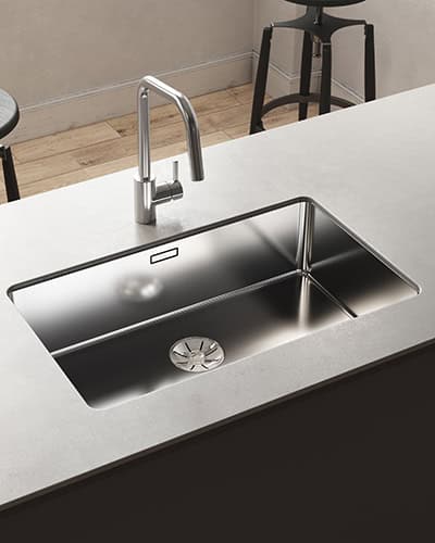 undermounted kitchen sinks