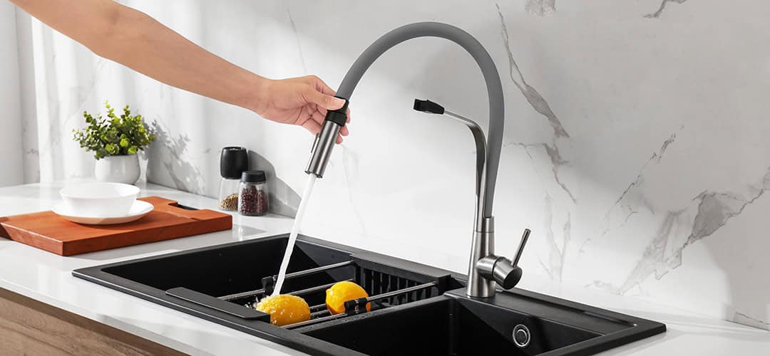 Kitchen faucet with Silicone tube