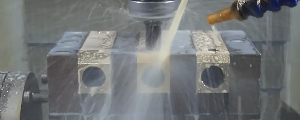 Precision CNC-machined exposed shower valve body with KEROX thermostatic cartridge ensuring ±0.02mm tolerance.